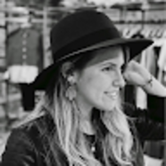 Meet your Posher, Brittney - Picture 1 of 1